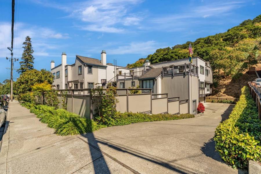 2411 Carlmont DR 110, Belmont, CA 94002