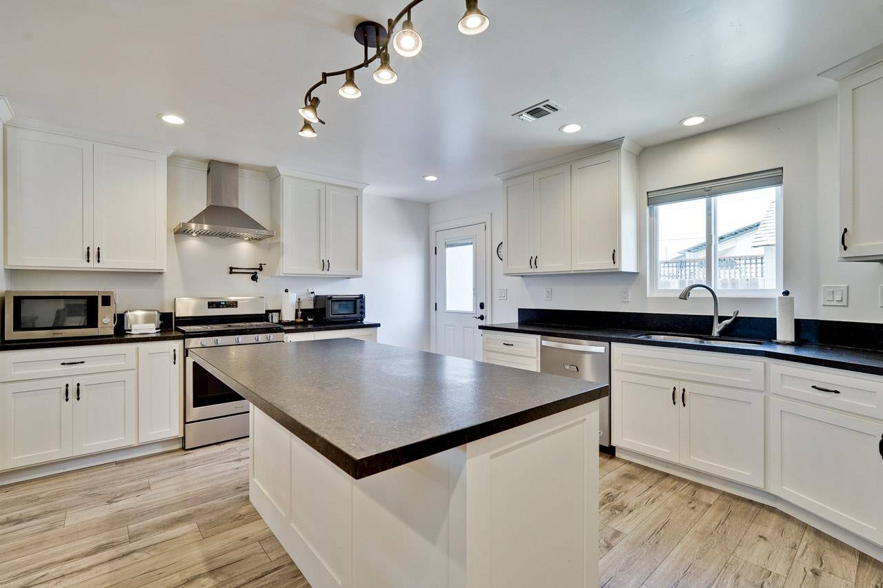 South San Francisco, CA 94080,118 Cherry AVE