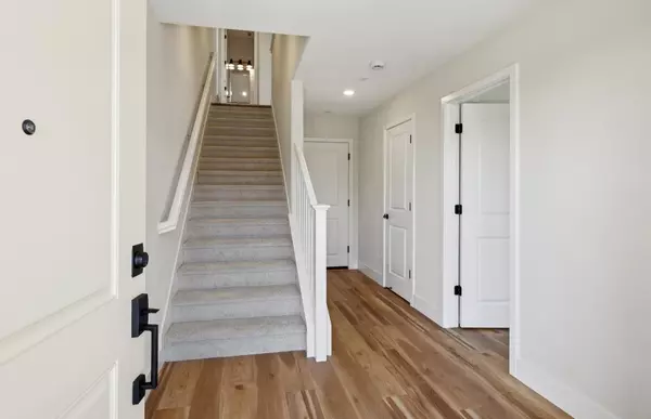 San Mateo, CA 94403,2506 Sage ST