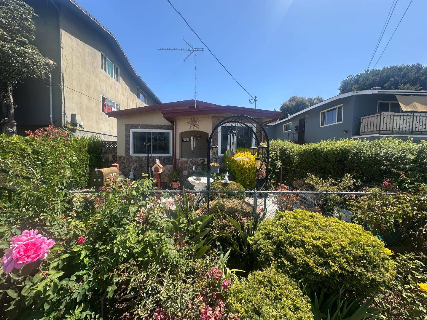 2727 Blenheim AVE, Redwood City, CA 94063
