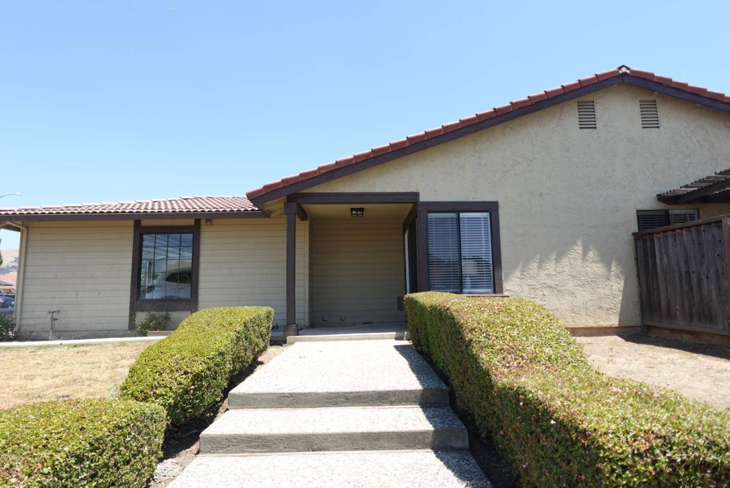 2886 D'amico DR, San Jose, CA 95148