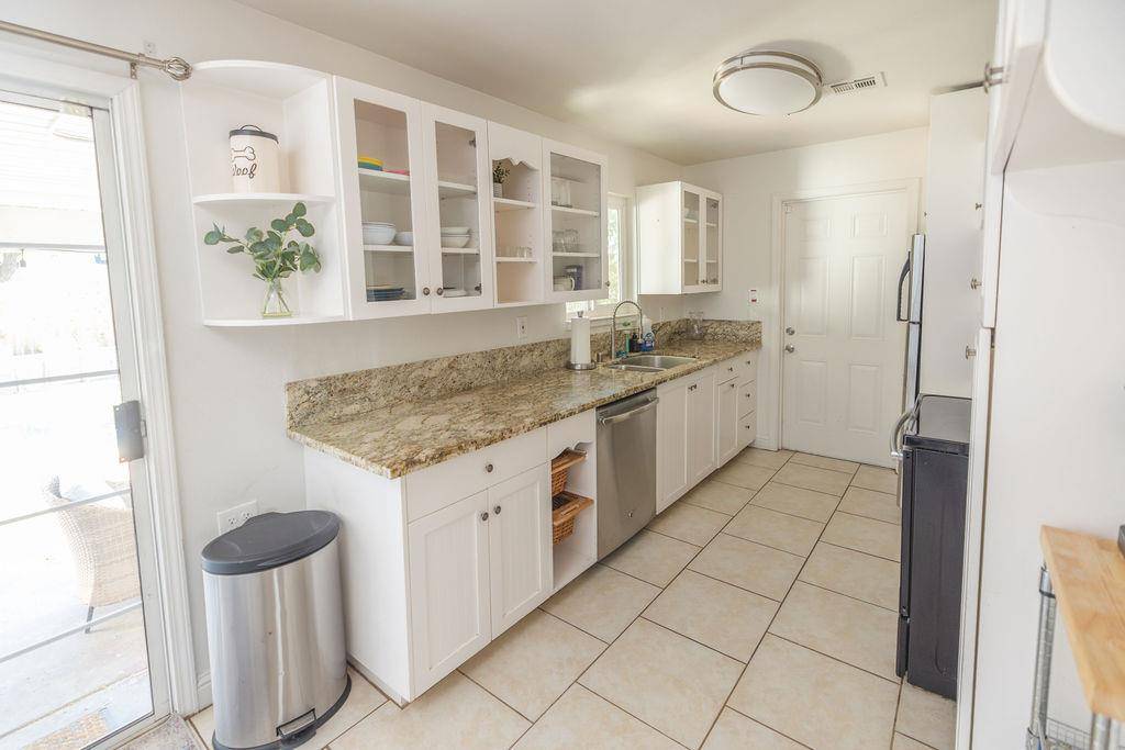 Sacramento, CA 95824,4428 Santa Monica AVE