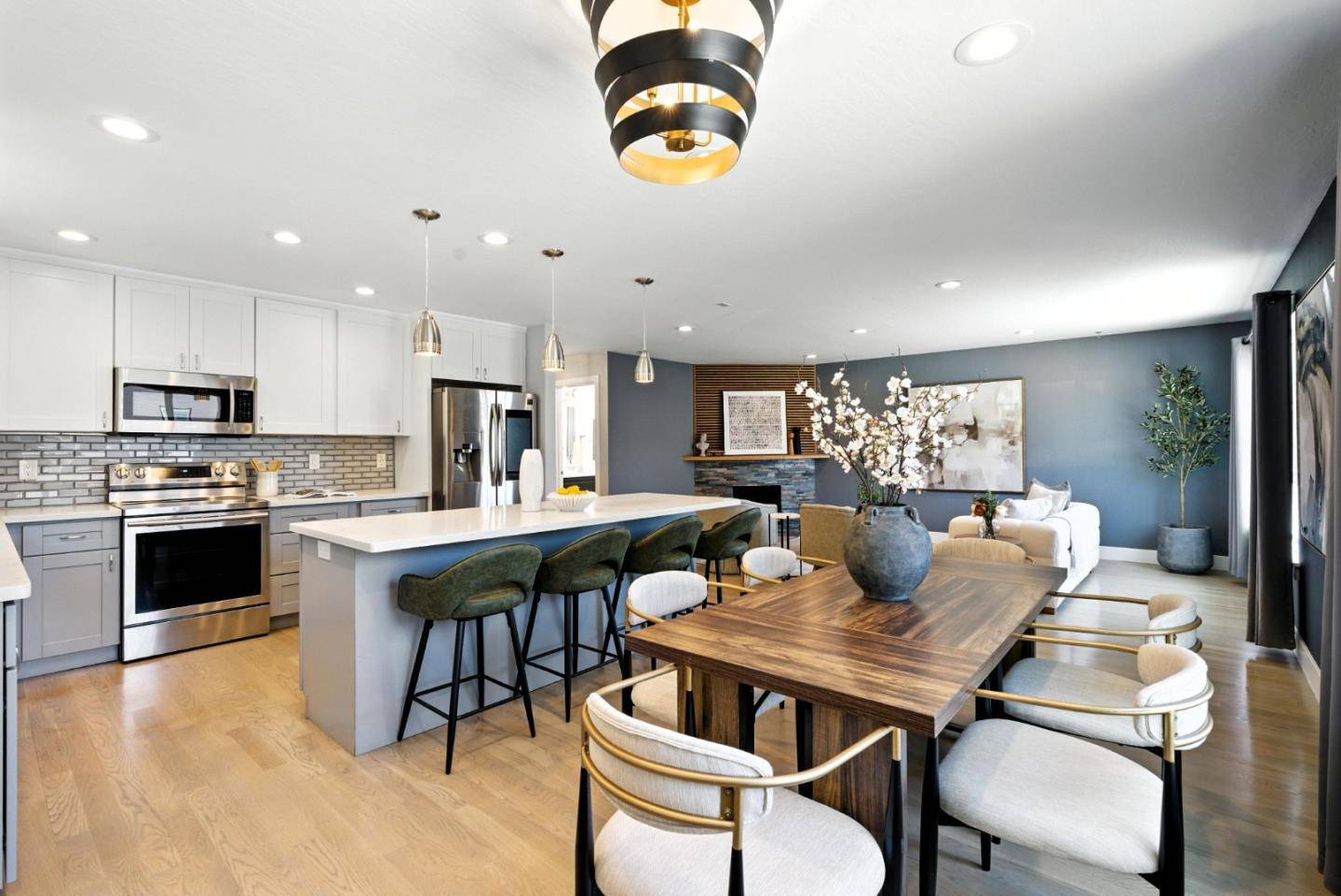30 Gilroy ST, San Francisco, CA 94124