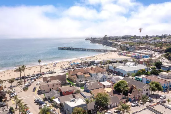 Capitola, CA 95010,111 Lawn WAY