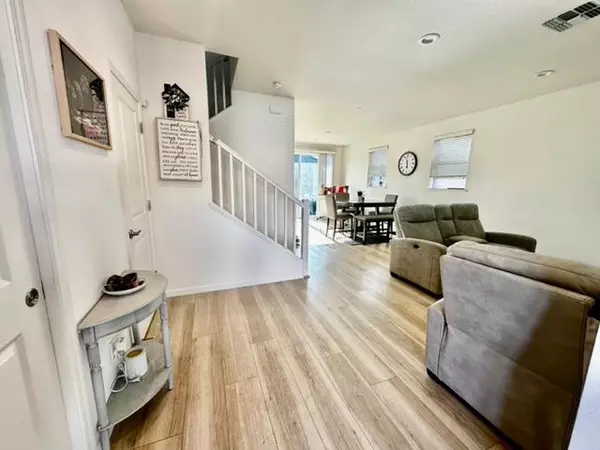 Sacramento, CA 95842,5517 Malibu Palm CT