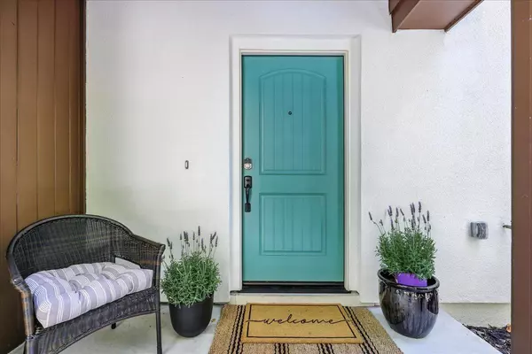 Mountain View, CA 94043,324 Cherokee LOOP