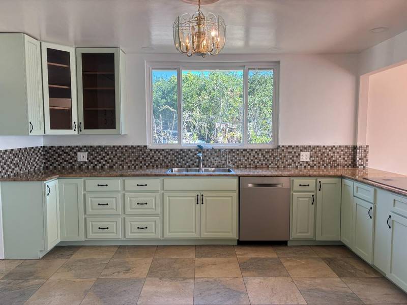 552 Summit DR, Redwood City, CA 94062