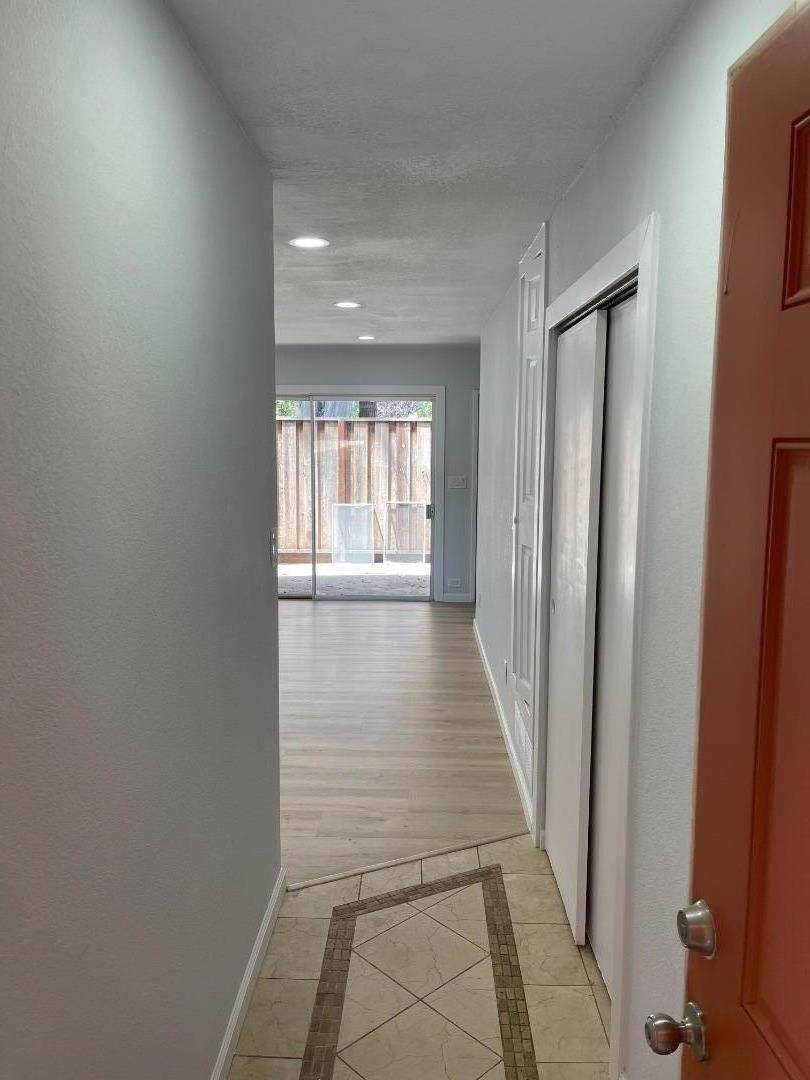Hayward, CA 94544,27505 Tampa AVE 8