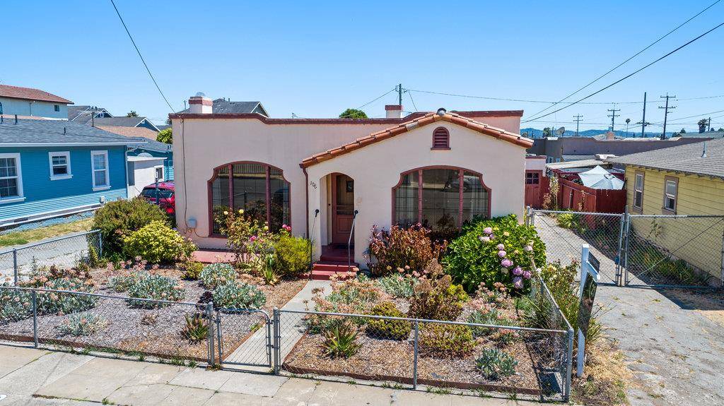 Watsonville, CA 95076,106 Stanford ST