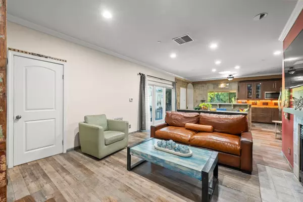 San Jose, CA 95116,18 S 21st ST 200