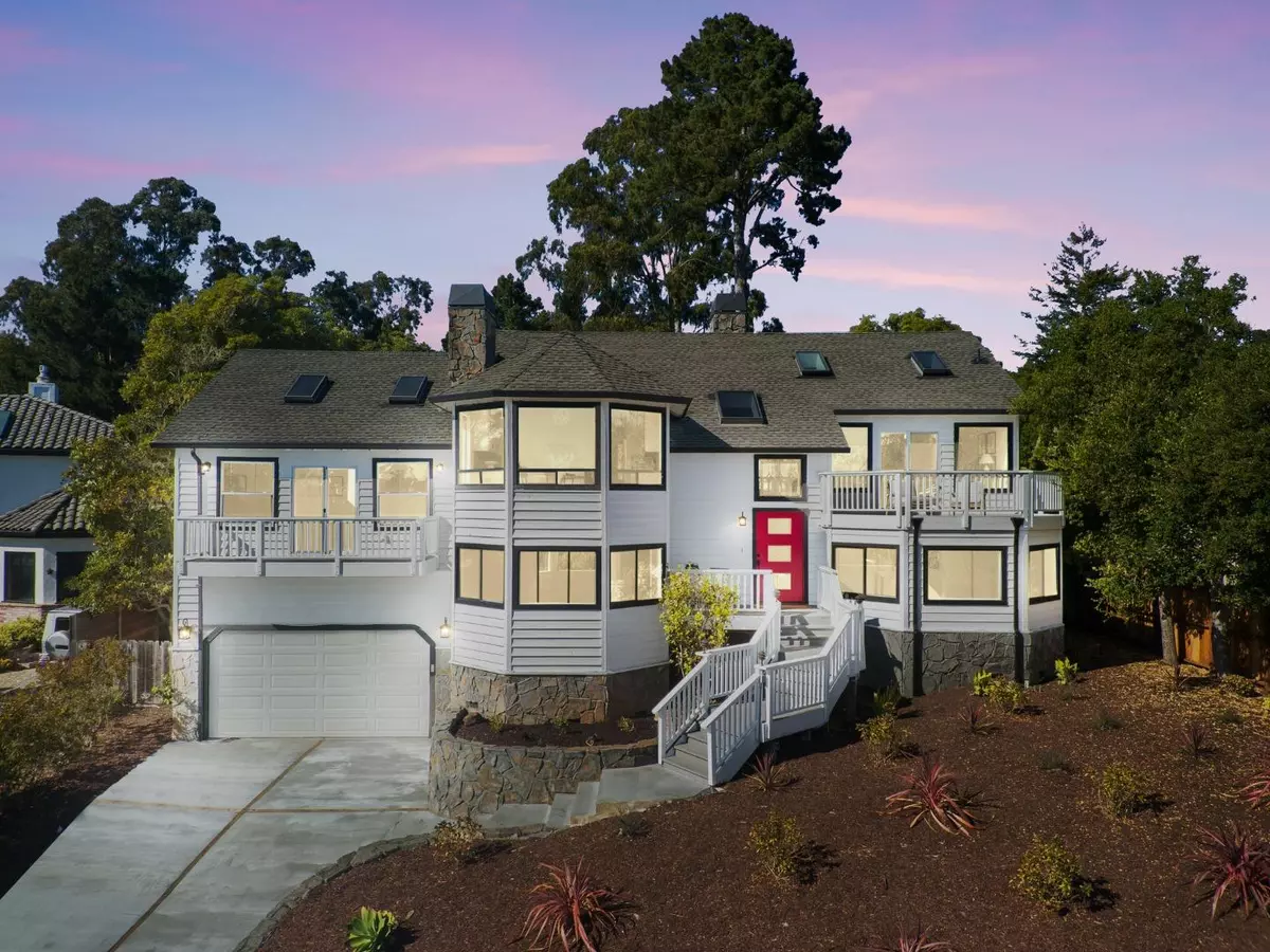 Aptos, CA 95003,607 Saint Andrews DR