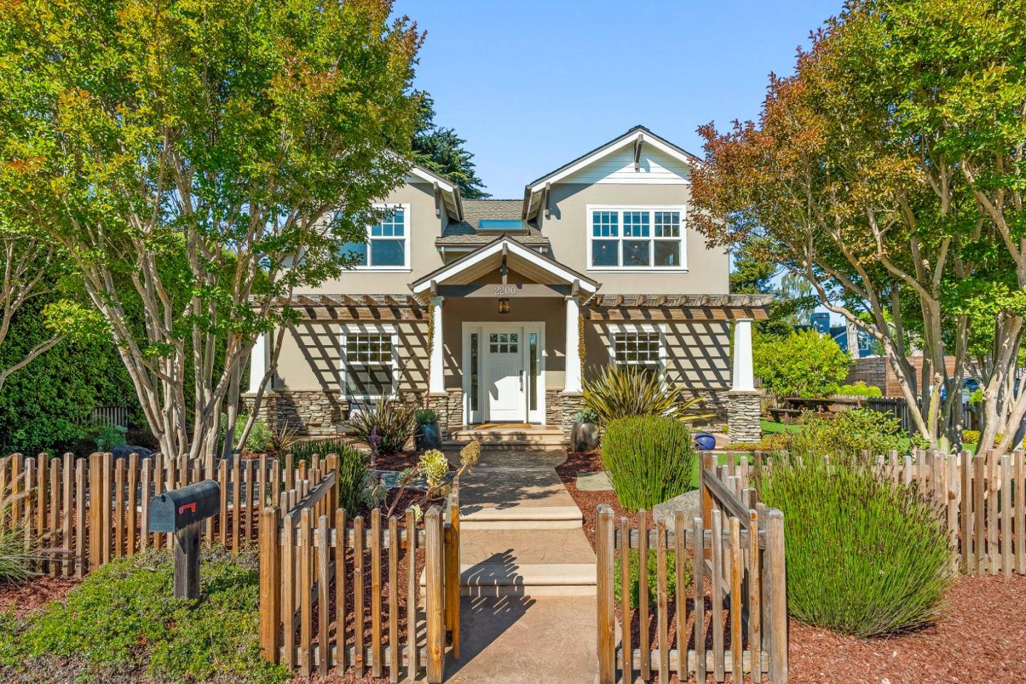 2200 Dolphin DR, Aptos, CA 95003