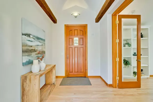 Los Altos, CA 94024,1625 Hazelaar WAY