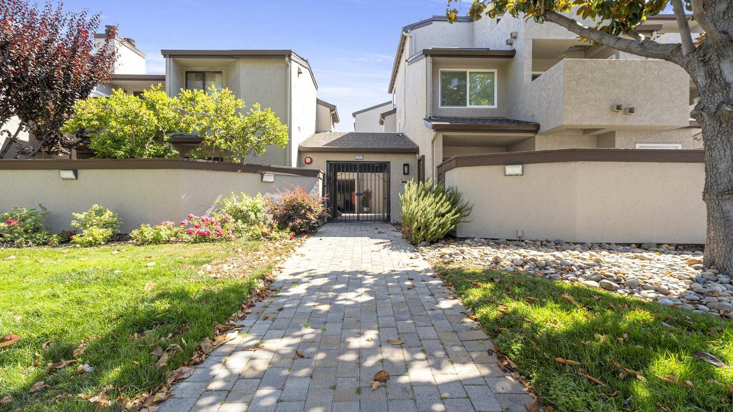 Santa Clara, CA 95050,2201 The Alameda 22