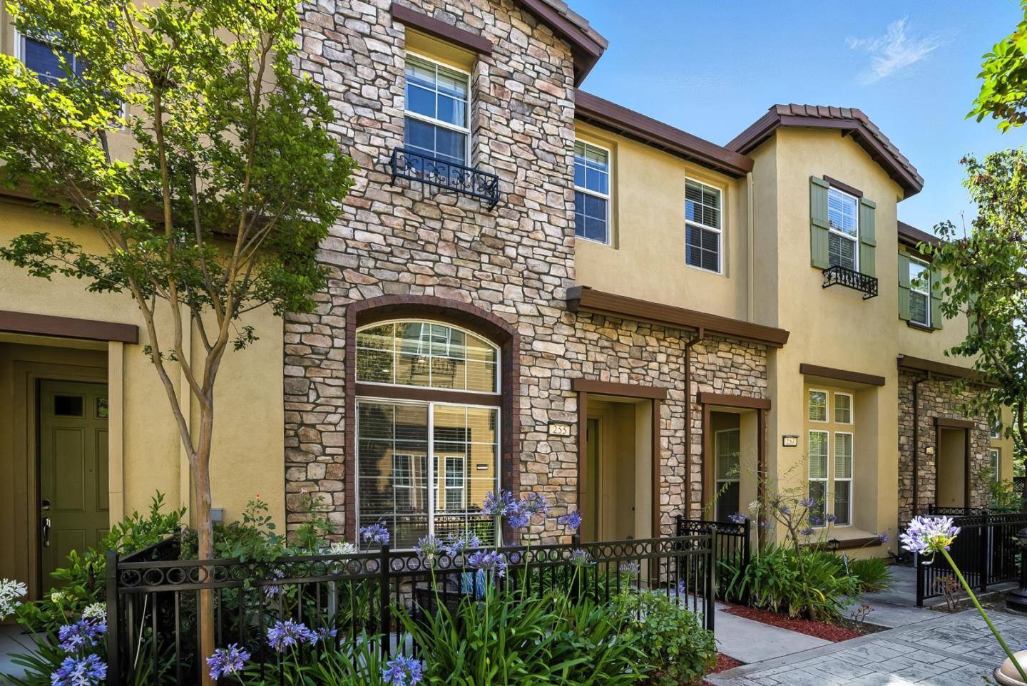 Sunnyvale, CA 94086,255 Honeylocust TER