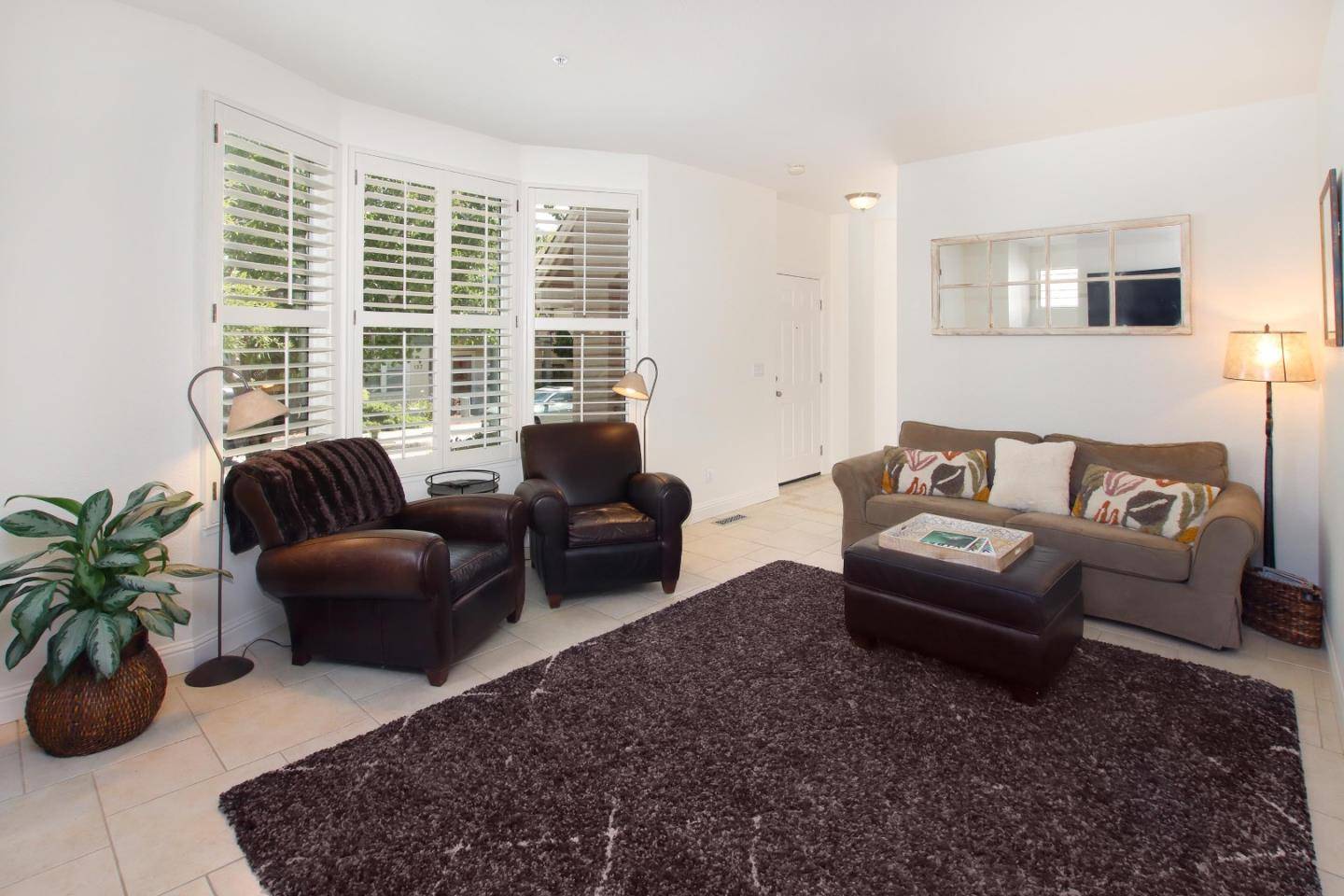 Santa Cruz, CA 95060,128 Robinson LN