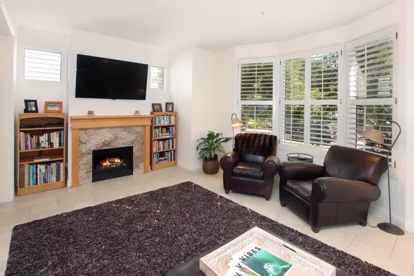 Santa Cruz, CA 95060,128 Robinson LN