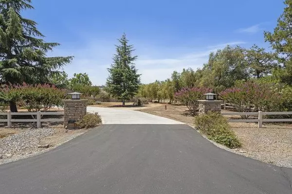 Tres Pinos, CA 95075,5636 Sundown LN