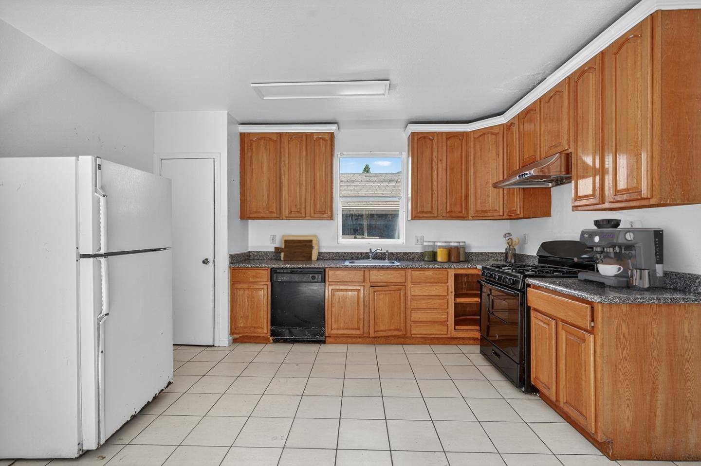 San Mateo, CA 94401,335 N Delaware ST