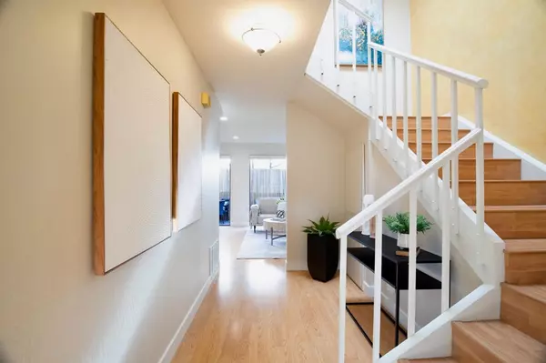 Menlo Park, CA 94025,2317 Sharon RD
