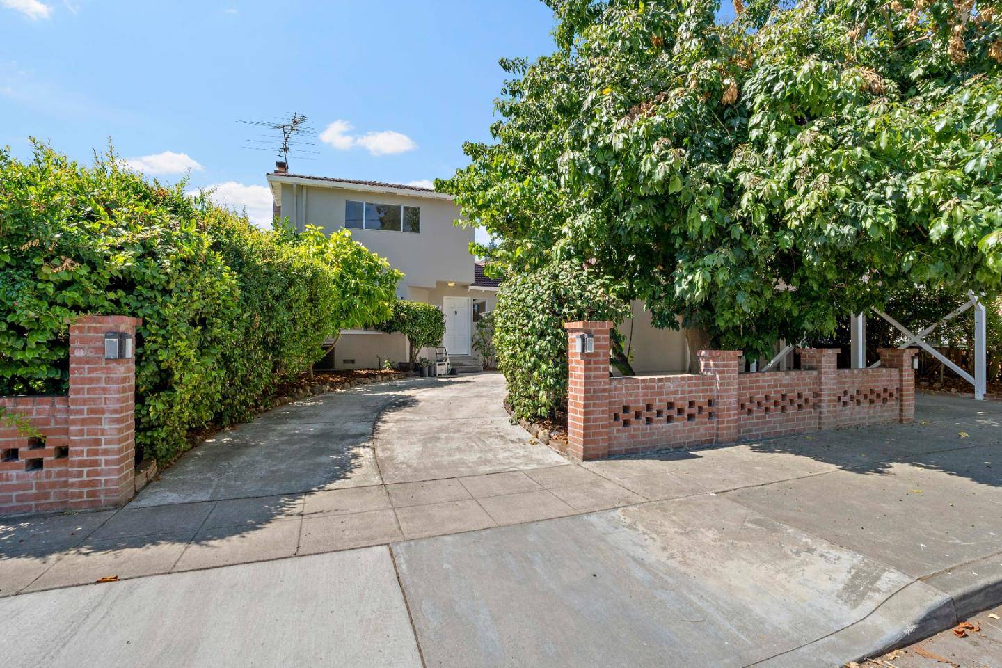 1486 Richards AVE, San Jose, CA 95125