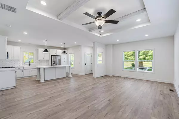 San Rafael, CA 94903,258 Yosemite RD 258