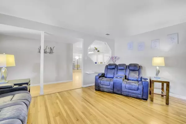 San Jose, CA 95123,6175 Oneida DR