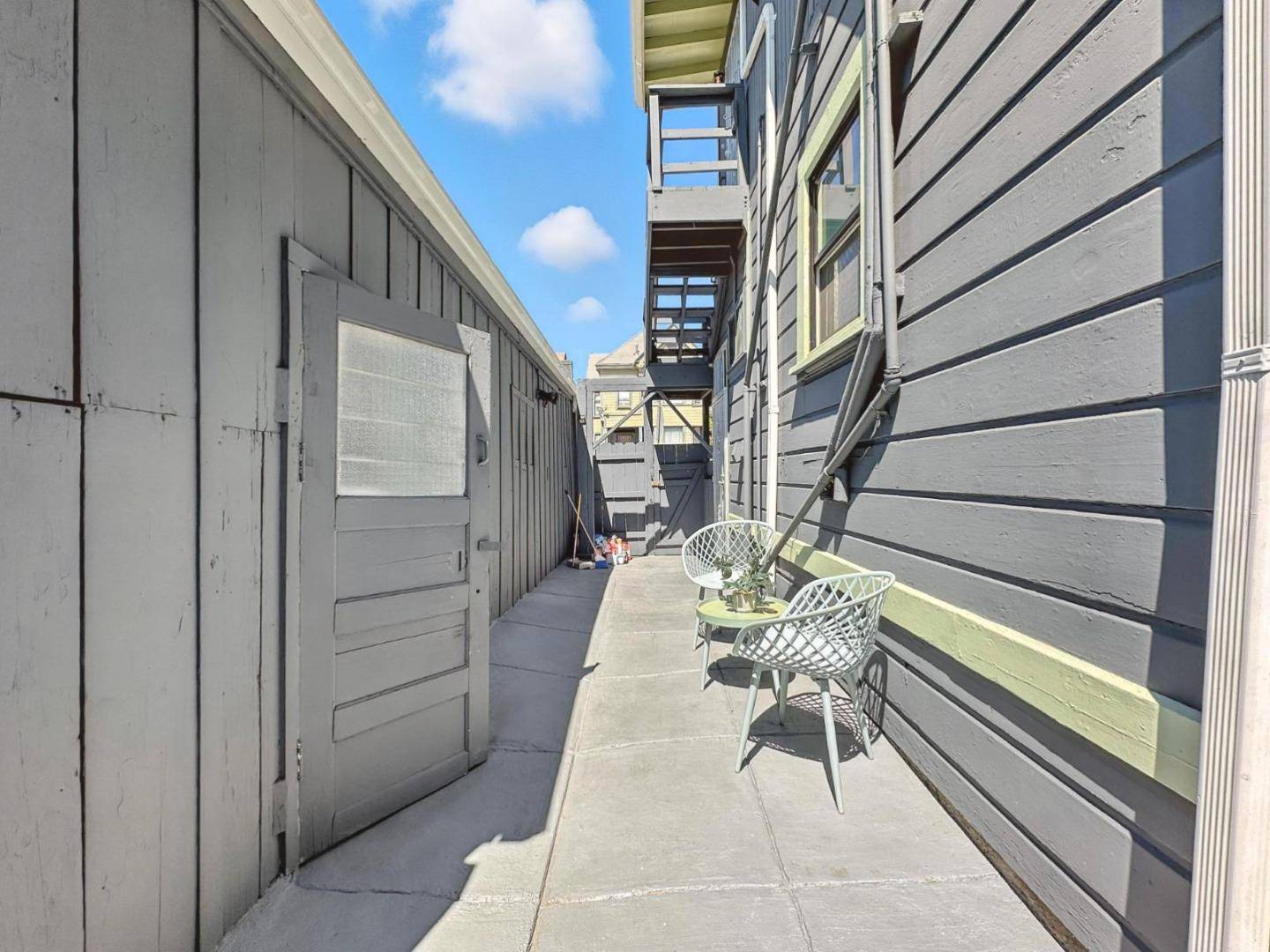 Oakland, CA 94606,1549 5th AVE