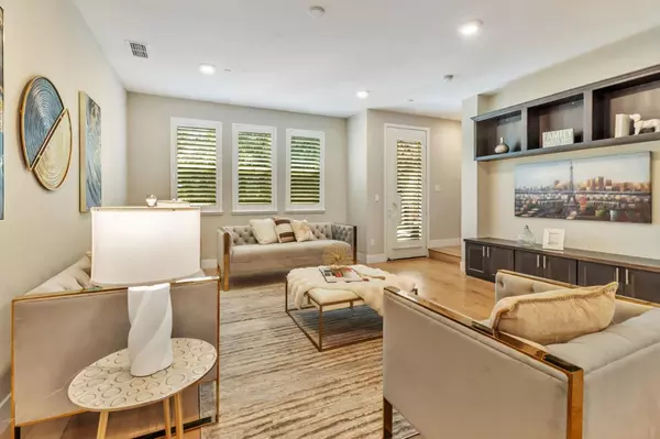 Sunnyvale, CA 94085,929 De Guigne DR 4