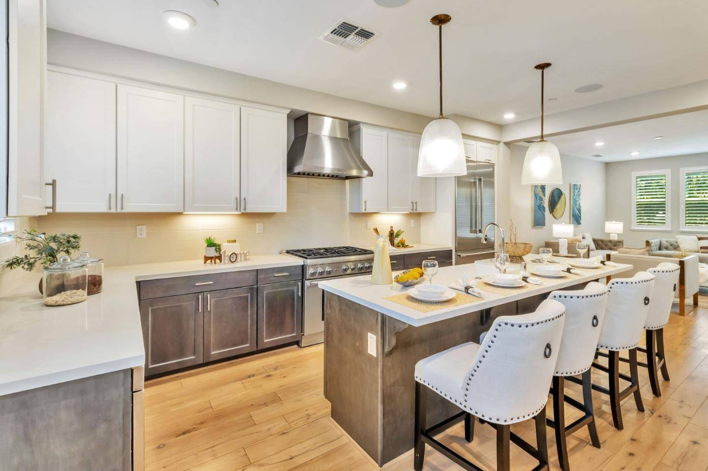 Sunnyvale, CA 94085,929 De Guigne DR 4