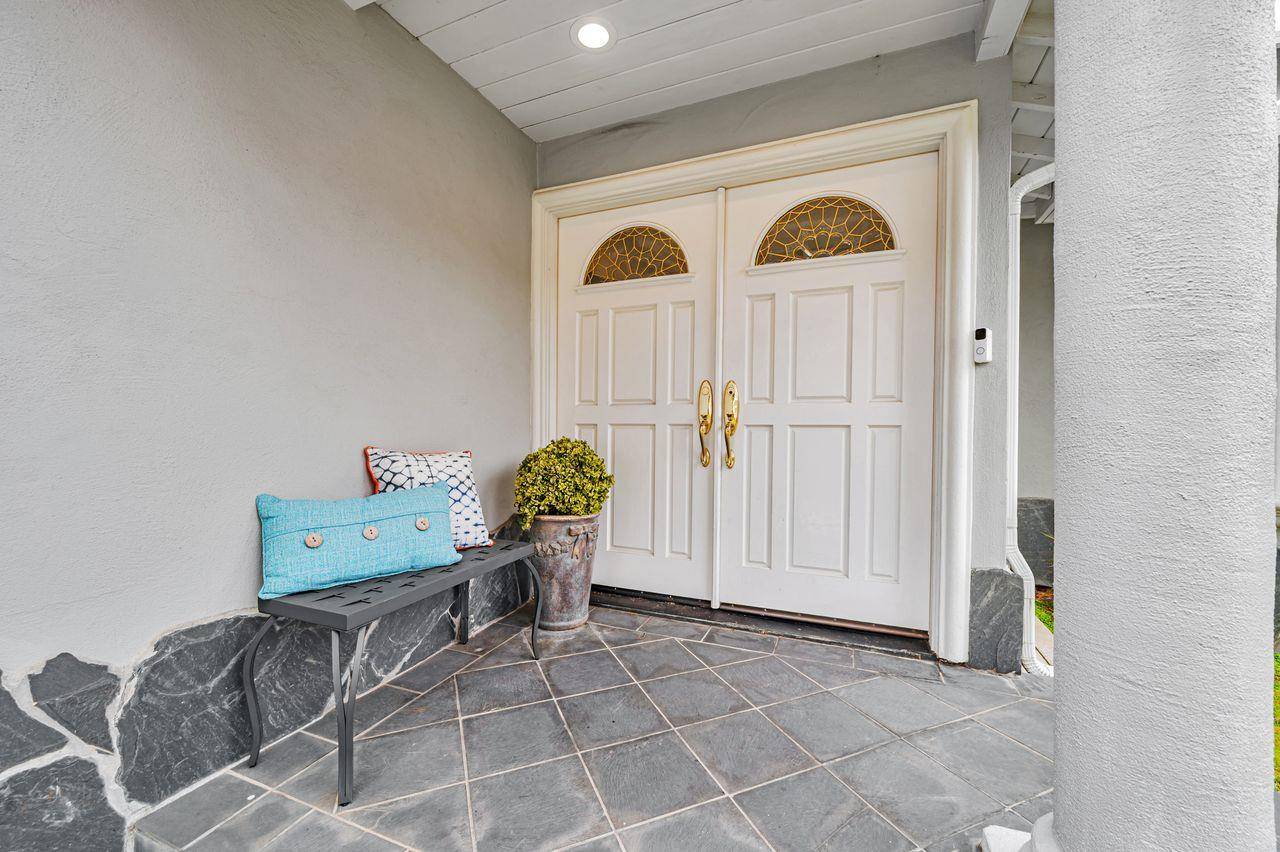 South San Francisco, CA 94080,443 Yellowstone DR