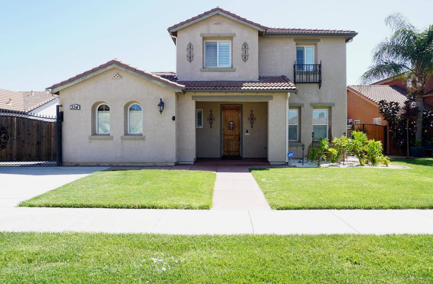 334 Honeybell ST, Los Banos, CA 93635