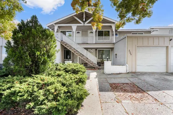 Cupertino, CA 95014,7344 Rainbow DR