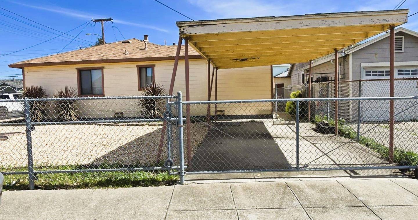 Oakland, CA 94603,10489 Nattress WAY