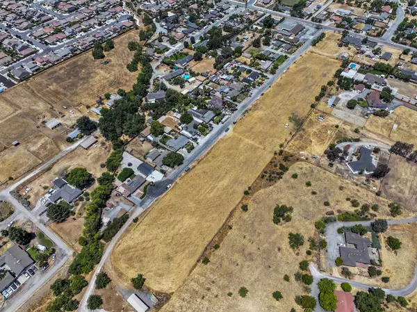 Hollister, CA 95023,0 Barnes LN