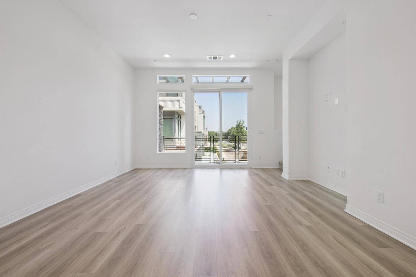 Irvine, CA 92618,132 Keeper