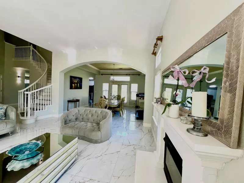 3200 Brookstone DR, Turlock, CA 95382