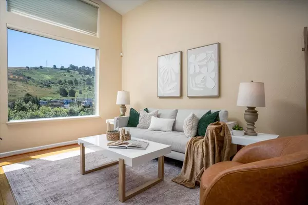South San Francisco, CA 94080,25 Windcrest LN