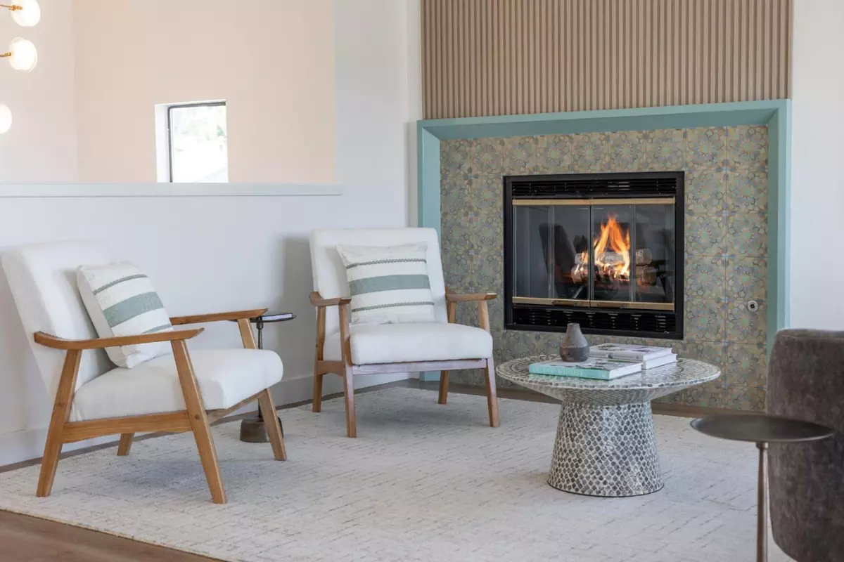 Santa Cruz, CA 95062,2512 Friesland CT