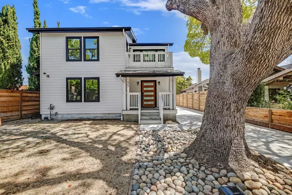 Redwood City, CA 94062,35 Arch ST