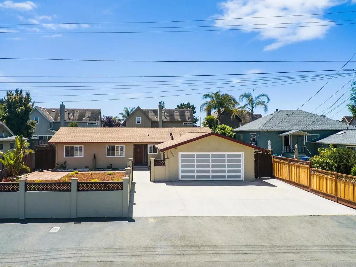 Santa Cruz, CA 95062,3370 Coffee LN