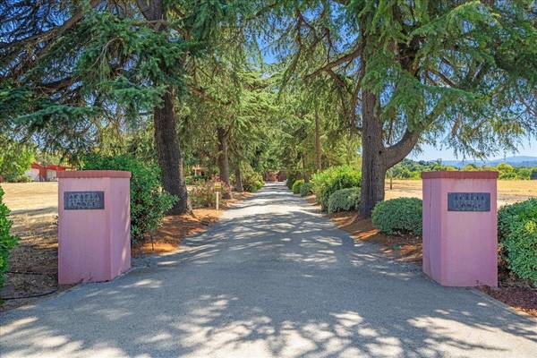14325 Monterey RD, San Martin, CA 95046