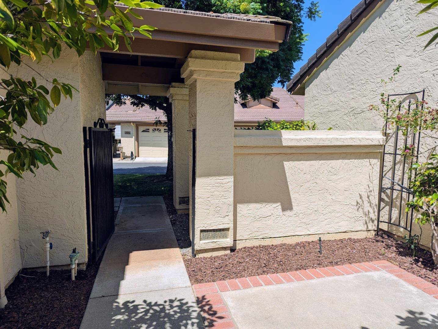 San Jose, CA 95135,3331 Lake Albano CIR
