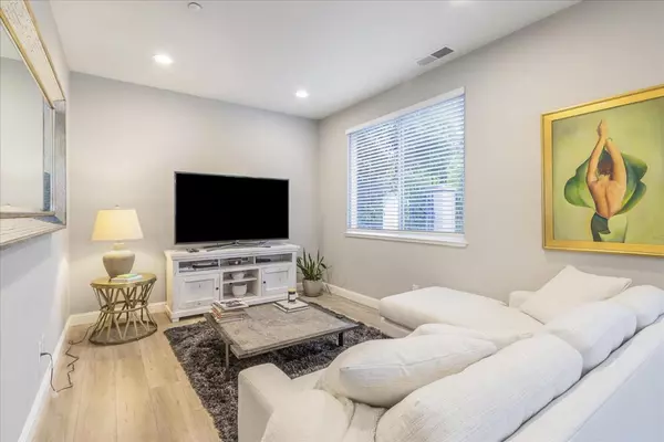 Cupertino, CA 95014,22287 Stevens Creek BLVD B
