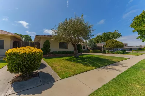 Salinas, CA 93901,1152 Los Palos DR