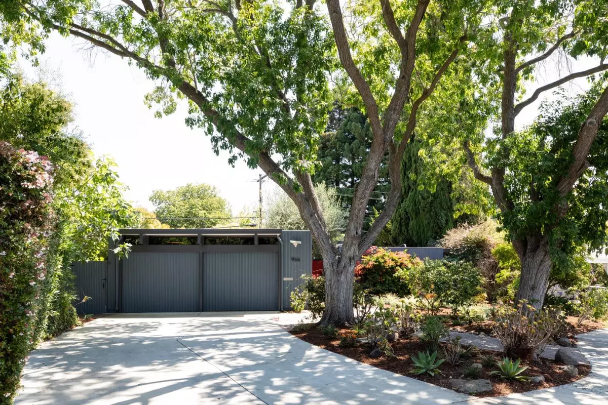 Palo Alto, CA 94303,966 El Cajon WAY