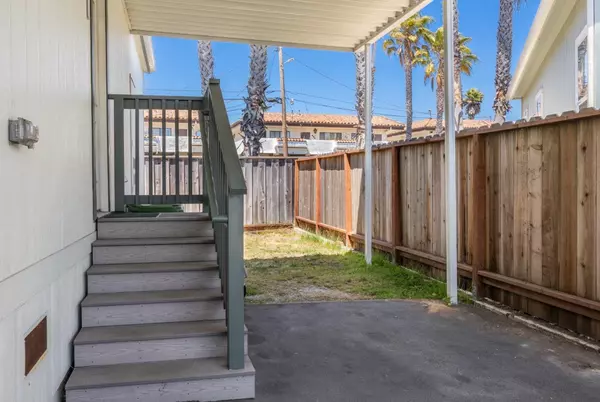 Santa Cruz, CA 95062,692 38th 9