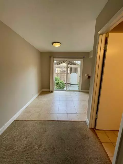 Mountain View, CA 94043,3 Comstock Queen CT