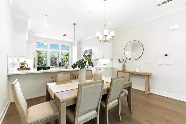 Mountain View, CA 94043,2014 W Middlefield RD