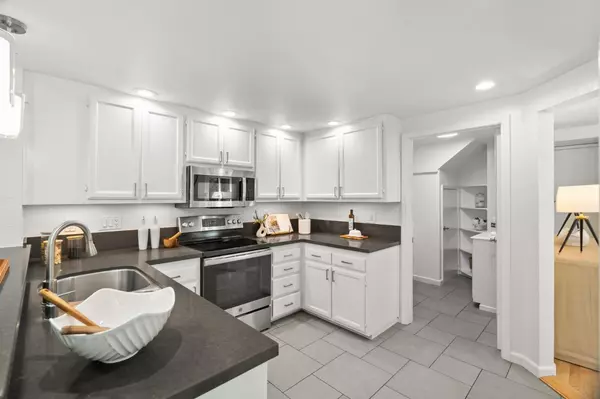 Mountain View, CA 94043,462 Mountain Laurel CT